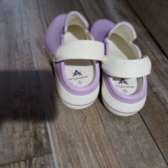 Womens clogs shoes size 9 like new. Fits more like a 8.5 - Picture 5 of 6